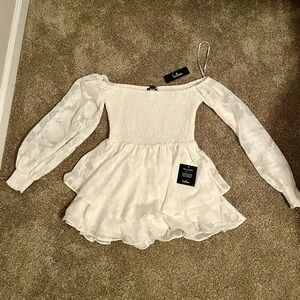 Lulu’s White Lace Smocked Off The Shoulder Romper Size Small- NWT, Never Worn!
